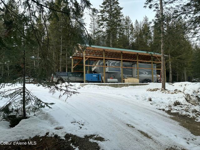 255 Thunder ALY, Sandpoint, ID 83864