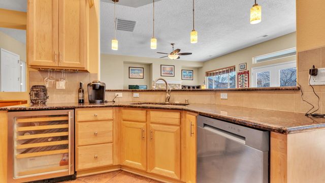 301 Zuni River Circle SW, Los Lunas, NM 87031