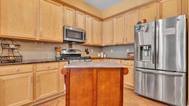 301 Zuni River Circle SW, Los Lunas, NM 87031