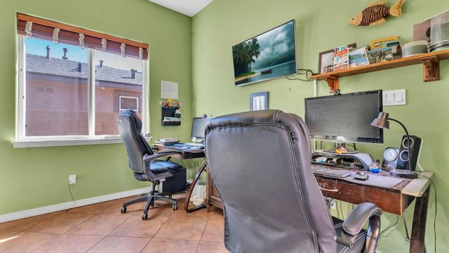 301 Zuni River Circle SW, Los Lunas, NM 87031