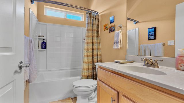 301 Zuni River Circle SW, Los Lunas, NM 87031