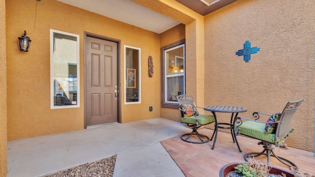 301 Zuni River Circle SW, Los Lunas, NM 87031