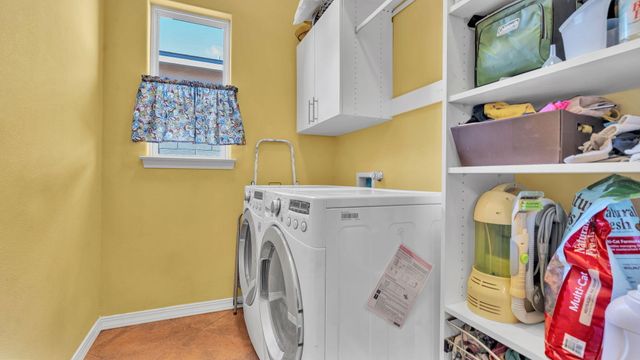 301 Zuni River Circle SW, Los Lunas, NM 87031