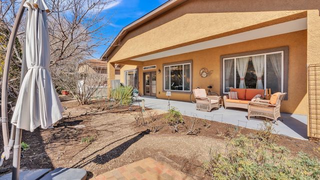 301 Zuni River Circle SW, Los Lunas, NM 87031