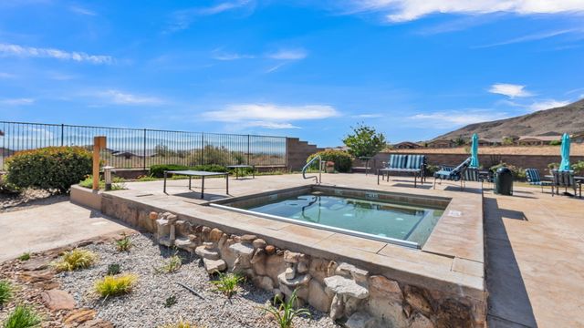 301 Zuni River Circle SW, Los Lunas, NM 87031