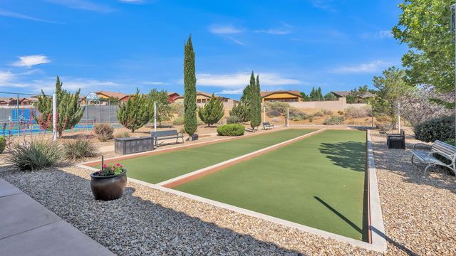 301 Zuni River Circle SW, Los Lunas, NM 87031