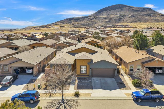 301 Zuni River Circle SW, Los Lunas, NM 87031