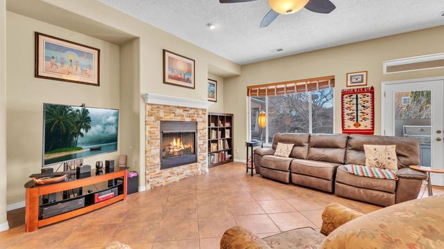 301 Zuni River Circle SW, Los Lunas, NM 87031