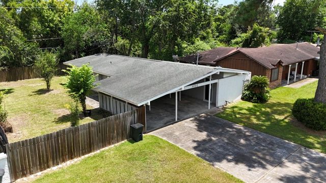3002 Newcastle Drive, Baytown, TX 77521