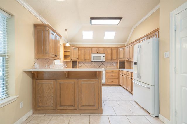 2801 Hickory Stick Ct, Longview, TX 75605