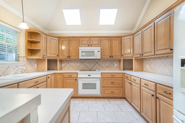 2801 Hickory Stick Ct, Longview, TX 75605