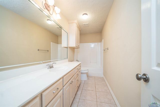 2801 Hickory Stick Ct, Longview, TX 75605