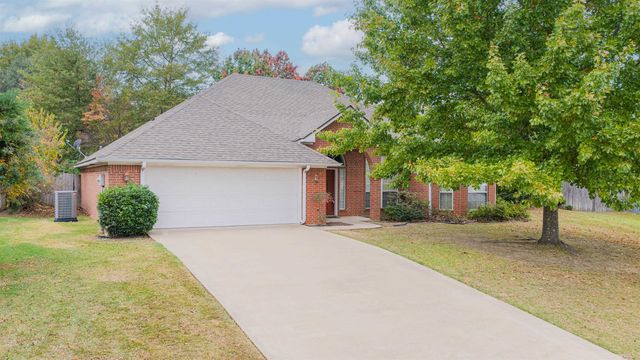 2801 Hickory Stick Ct, Longview, TX 75605