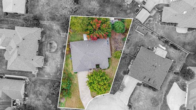 2801 Hickory Stick Ct, Longview, TX 75605