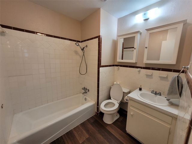 3233 Hiawatha Trail, Lake Worth, TX 76135