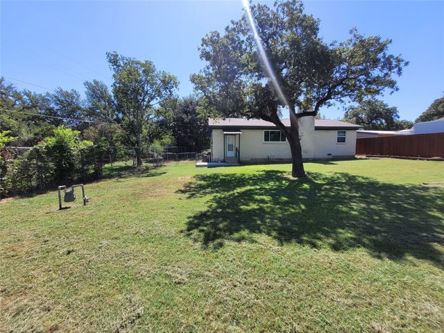 3233 Hiawatha Trail, Lake Worth, TX 76135