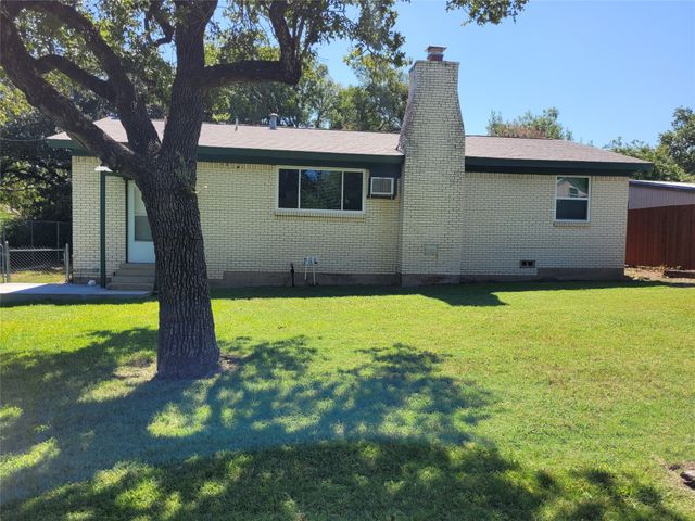 3233 Hiawatha Trail, Lake Worth, TX 76135