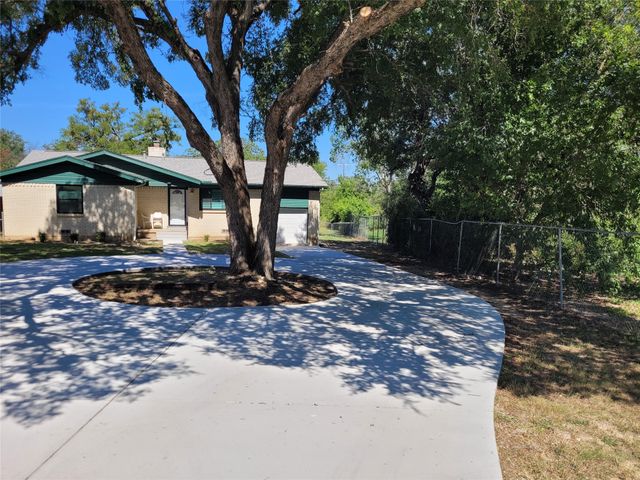 3233 Hiawatha Trail, Lake Worth, TX 76135