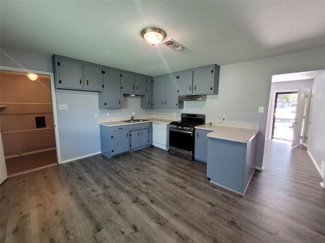 3233 Hiawatha Trail, Lake Worth, TX 76135