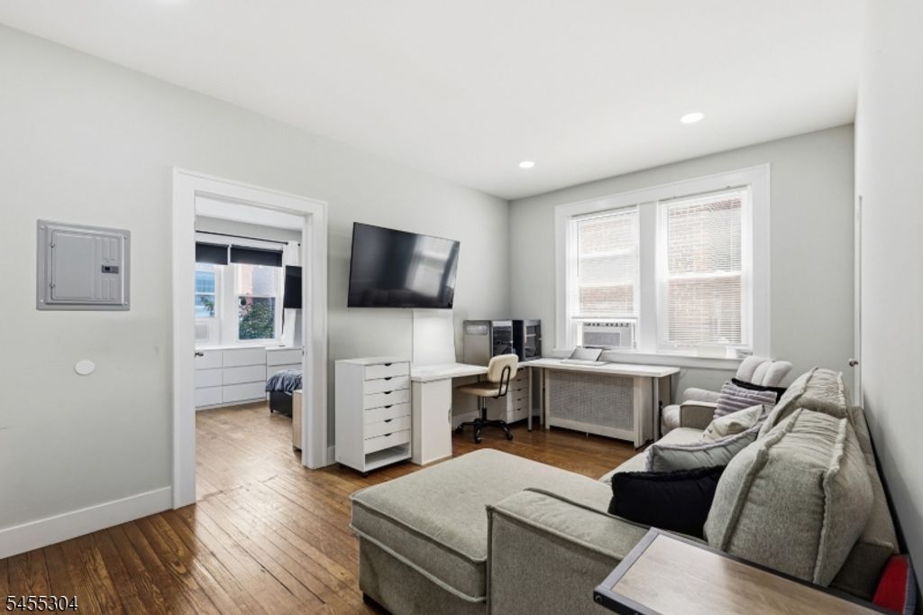 27 Lindsley Pl, East Orange City, NJ 07018 — photo 3