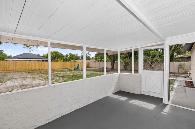 112 COLOMBA ROAD, Debary, FL 32713