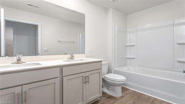 1549 Hamilton Hills Drive, Greensboro, NC 27406