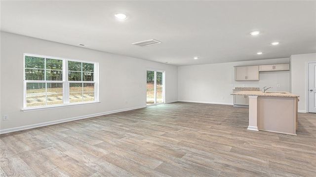 1549 Hamilton Hills Drive, Greensboro, NC 27406