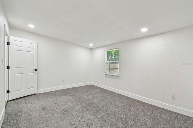 10011 N ANNETTE AVENUE, Tampa, FL 33612