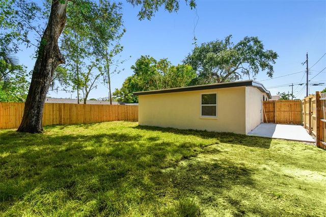 10011 N ANNETTE AVENUE, Tampa, FL 33612