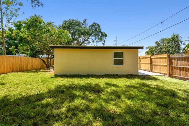 10011 N ANNETTE AVENUE, Tampa, FL 33612