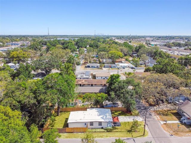 10011 N ANNETTE AVENUE, Tampa, FL 33612