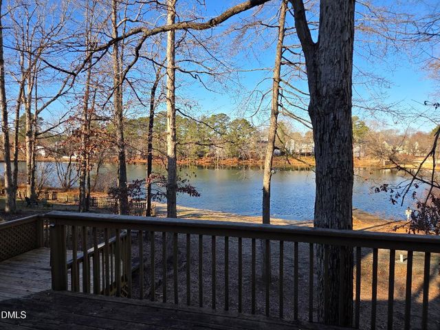 625 Thistlegate Trail, Raleigh, NC 27610