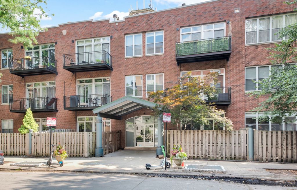 2333 W St. Paul Avenue 202, Chicago, IL 60647 — exterior