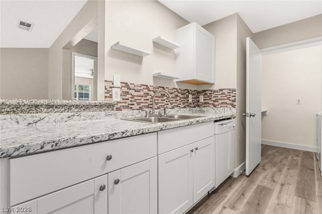 2200 South Fort Apache Road 1234, Las Vegas, NV 89117