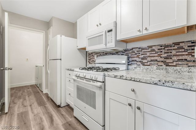 2200 South Fort Apache Road 1234, Las Vegas, NV 89117