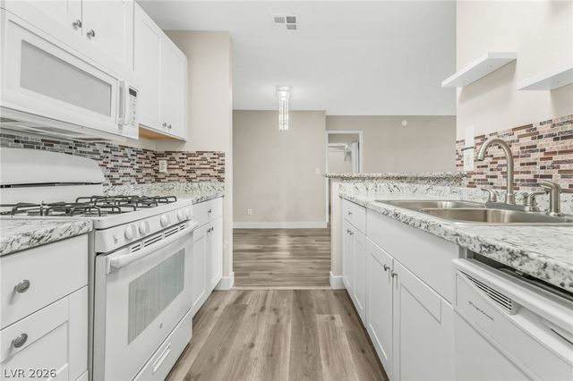 2200 South Fort Apache Road 1234, Las Vegas, NV 89117
