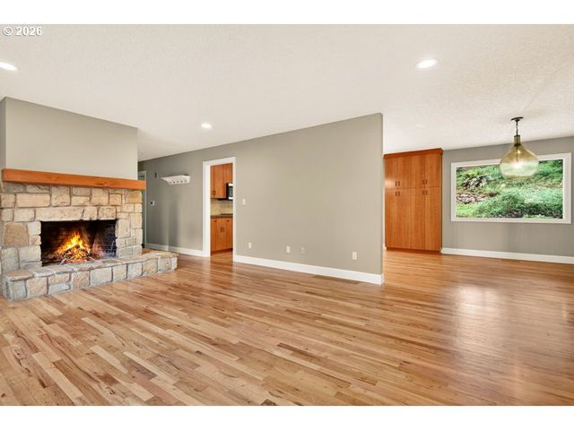 2584 PARK Rd, Lake Oswego, OR 97034