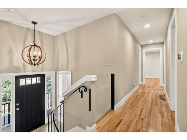 2584 PARK Rd, Lake Oswego, OR 97034