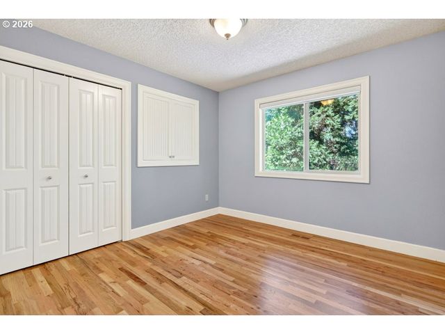 2584 PARK Rd, Lake Oswego, OR 97034