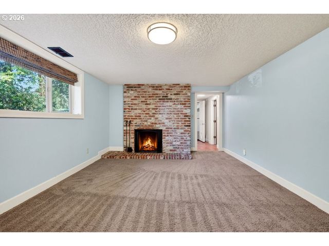 2584 PARK Rd, Lake Oswego, OR 97034