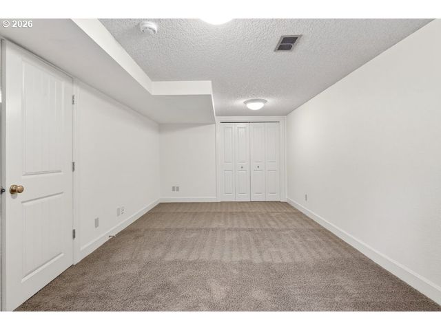 2584 PARK Rd, Lake Oswego, OR 97034
