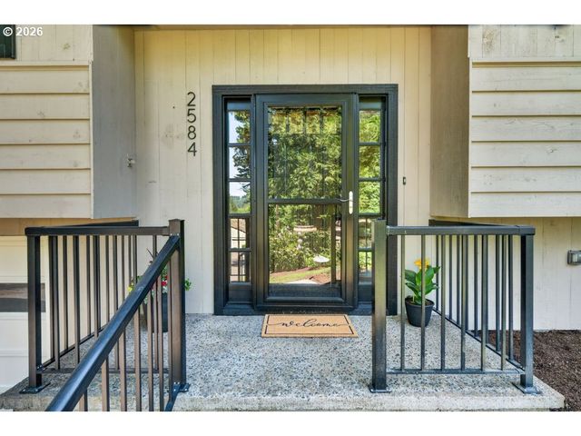 2584 PARK Rd, Lake Oswego, OR 97034