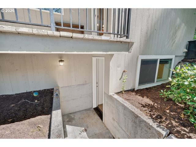 2584 PARK Rd, Lake Oswego, OR 97034