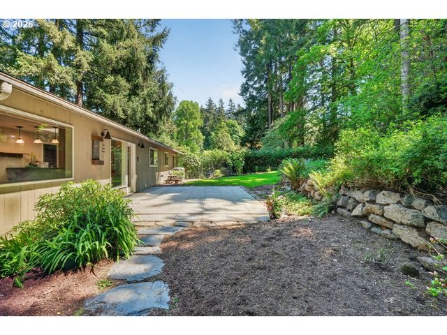 2584 PARK Rd, Lake Oswego, OR 97034