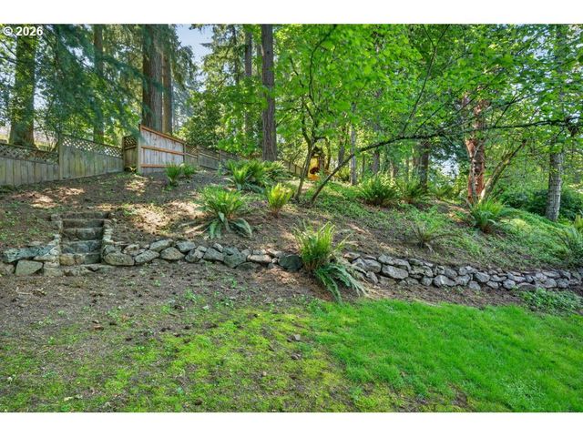 2584 PARK Rd, Lake Oswego, OR 97034