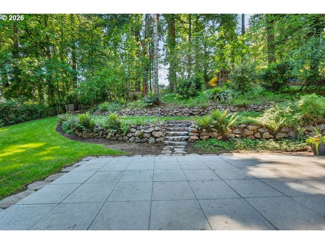 2584 PARK Rd, Lake Oswego, OR 97034