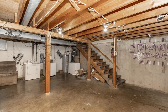1011 College Street N, Fargo, ND 58102
