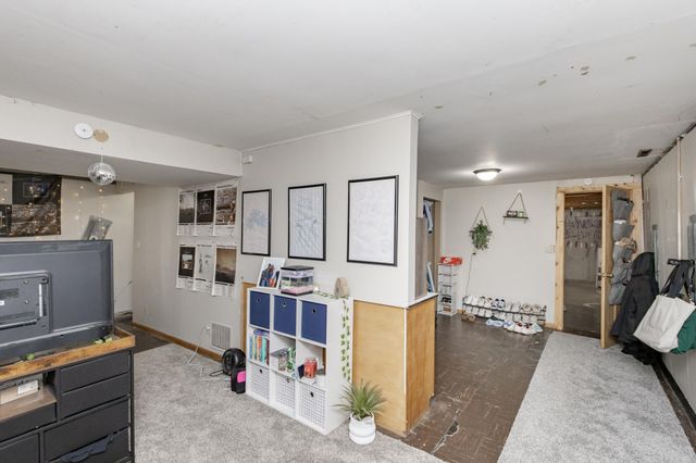 1011 College Street N, Fargo, ND 58102