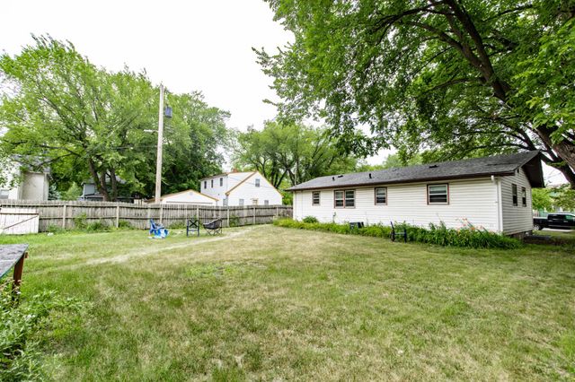 1011 College Street N, Fargo, ND 58102
