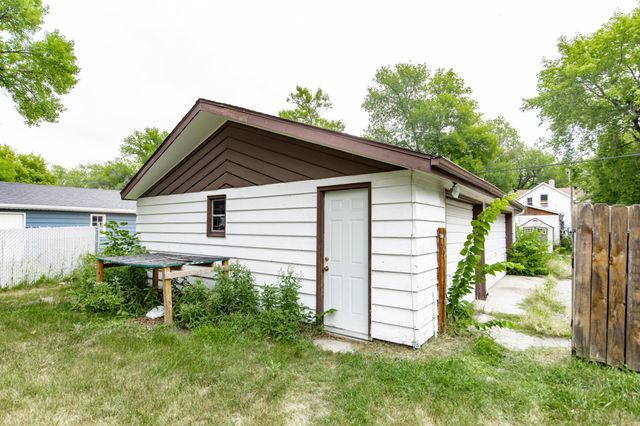 1011 College Street N, Fargo, ND 58102